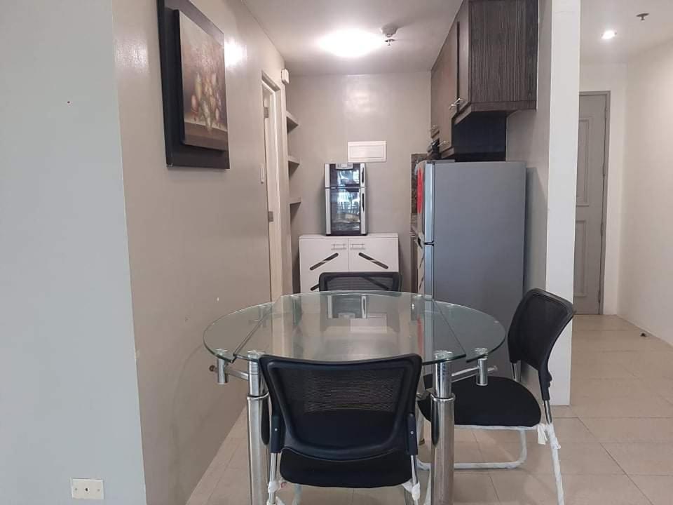Spacious 2 Bedroom Unit With Pool Manila Zewnętrze zdjęcie