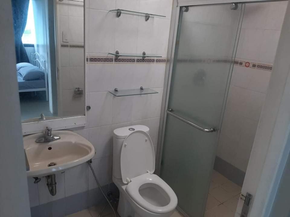 Spacious 2 Bedroom Unit With Pool Manila Zewnętrze zdjęcie