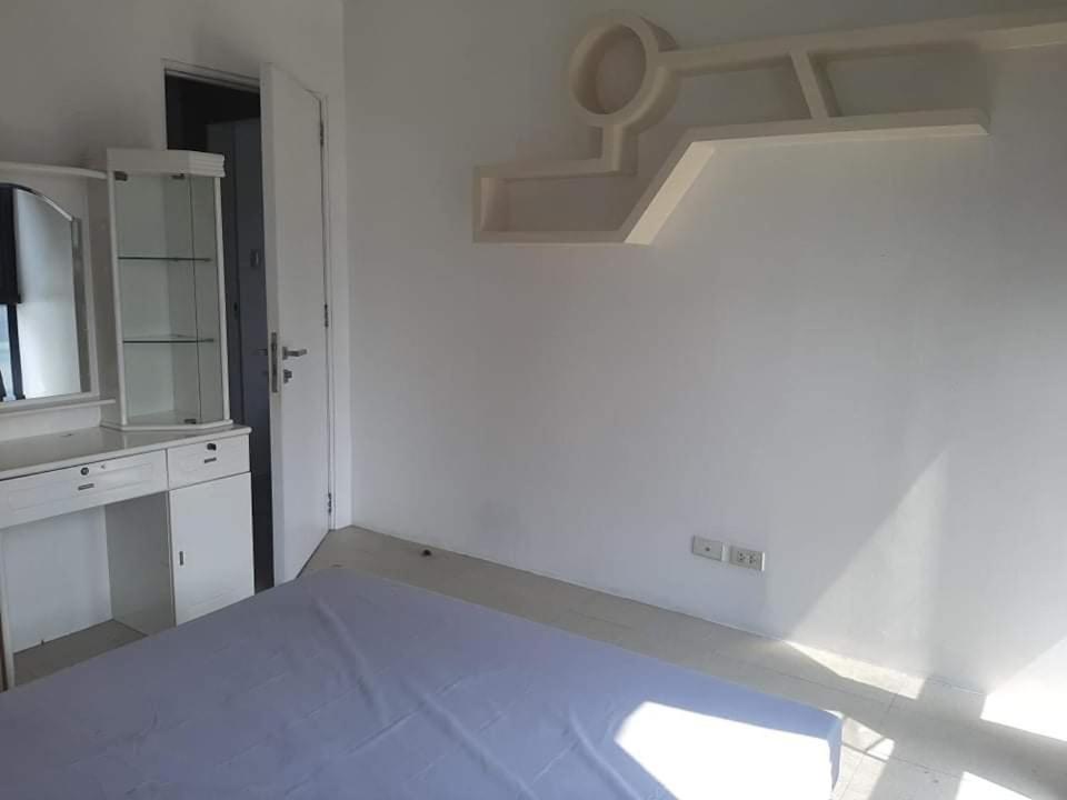 Spacious 2 Bedroom Unit With Pool Manila Zewnętrze zdjęcie